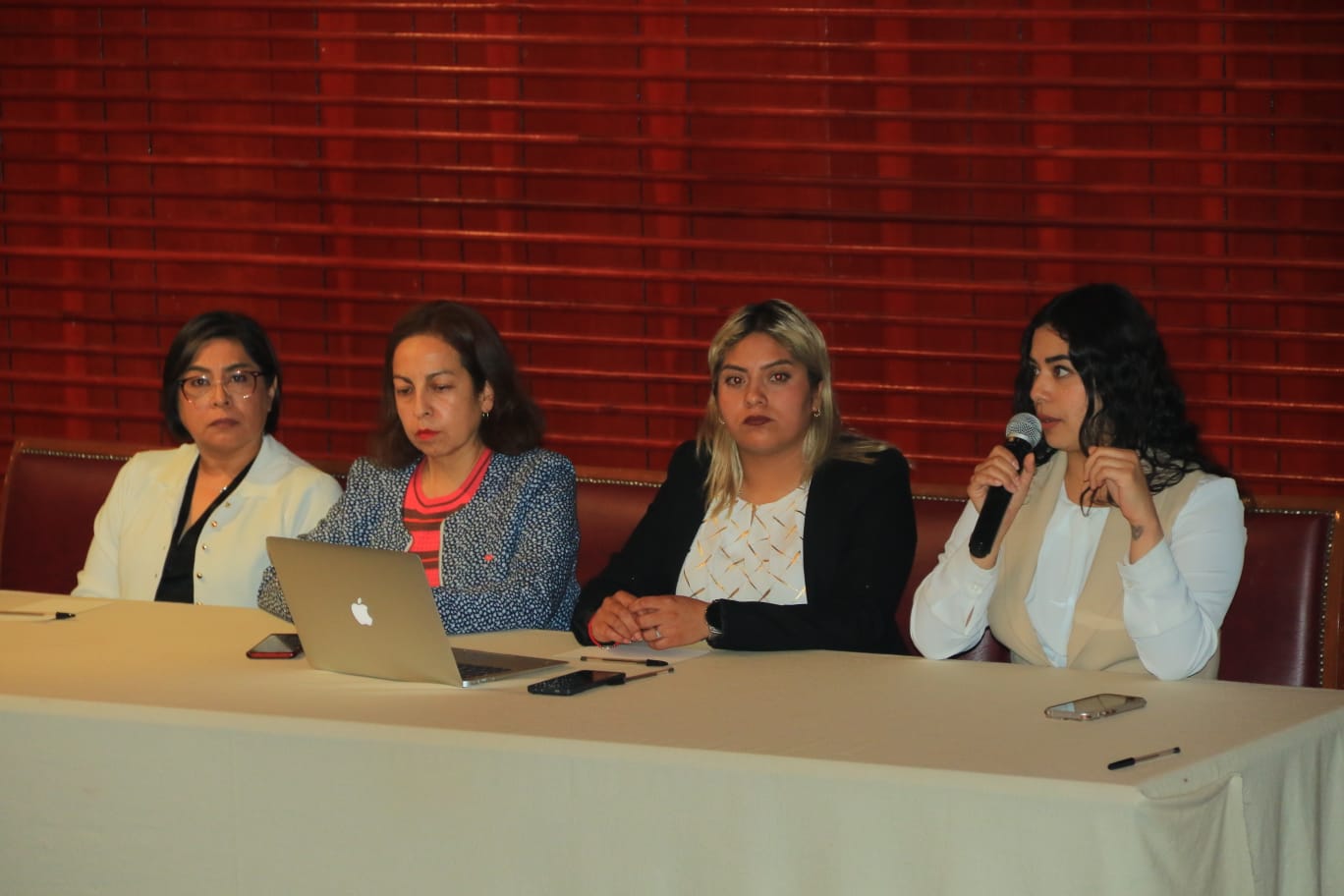 Estudiantes de Sociología UATx promueven acciones de diagnóstico y bienestar canino en la capital